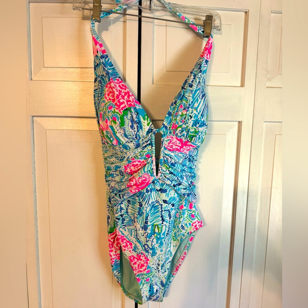 New without tags Lilly Pulitzer swimsuit size 6